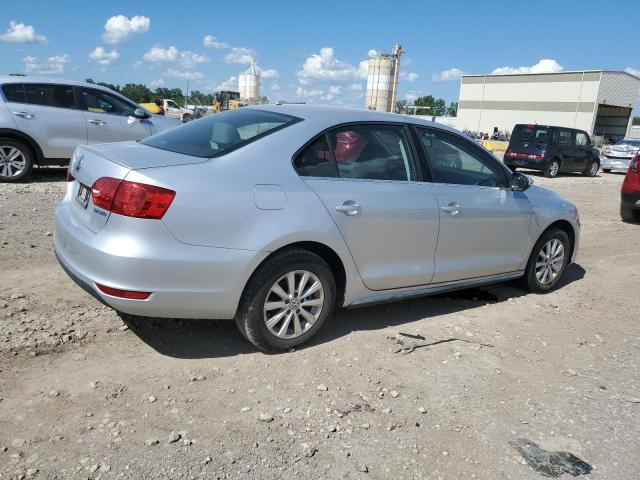 Седани VOLKSWAGEN JETTA 2014 Сріблястий