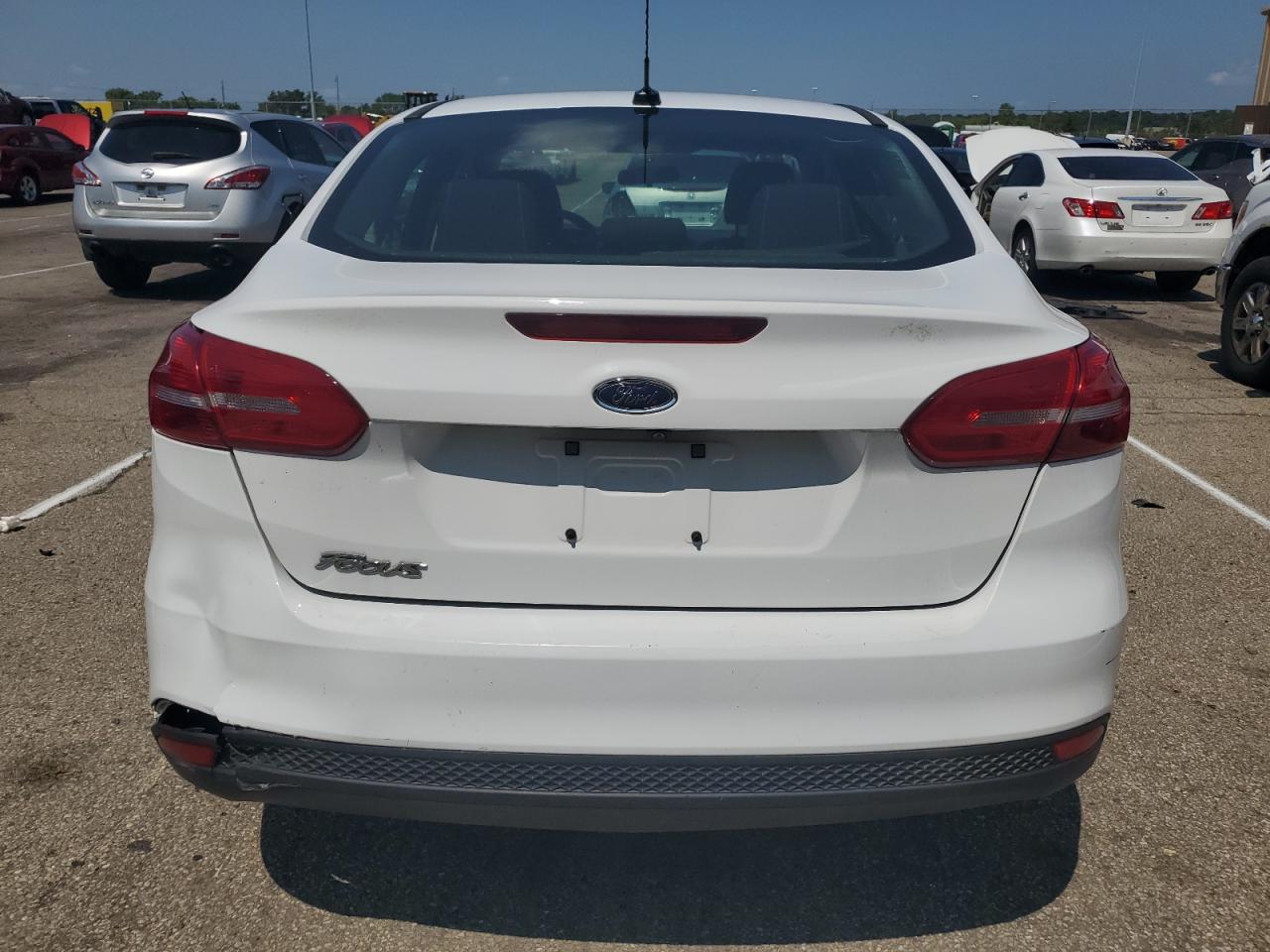 2017 Ford Focus S VIN: 1FADP3E28HL318201 Lot: 62713314