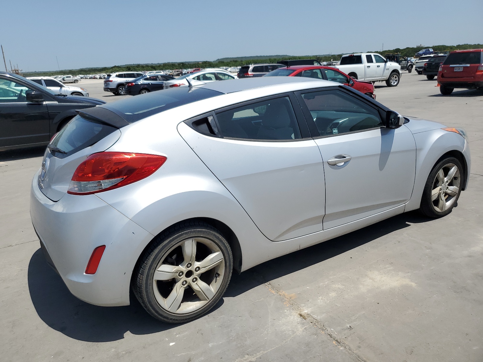 2012 Hyundai Veloster vin: KMHTC6AD1CU037060