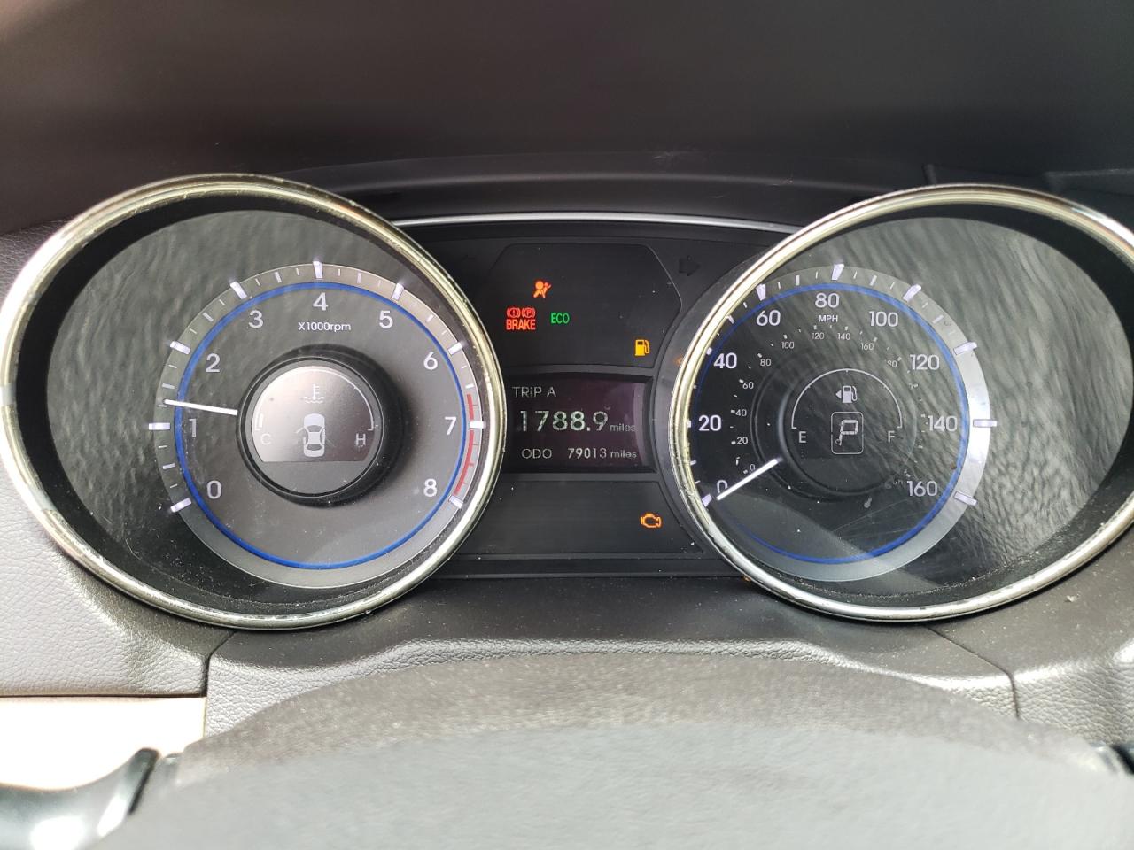 2011 Hyundai Sonata - Image 9