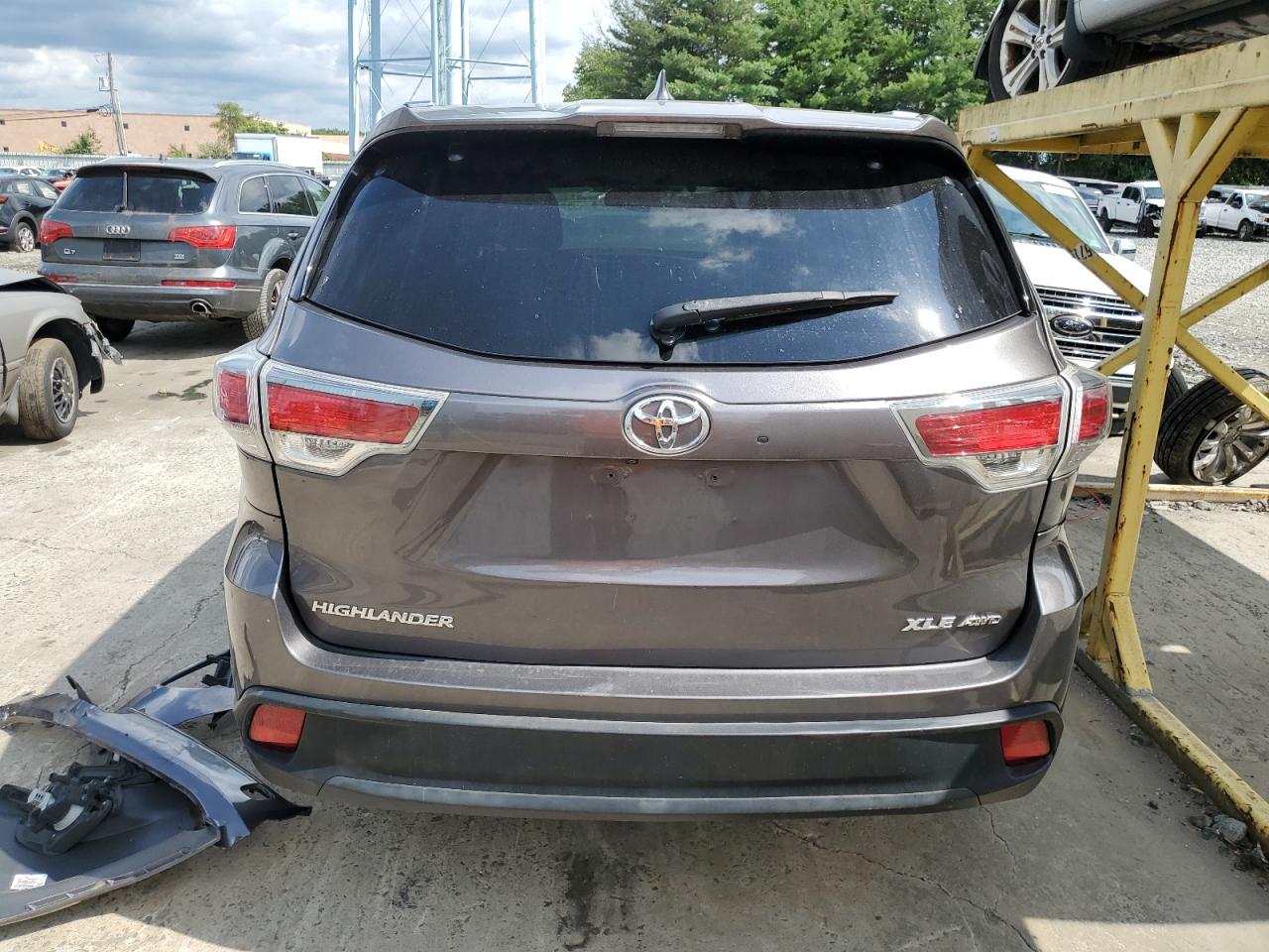 2016 Toyota Highlander Xle VIN: 5TDJKRFH0GS253004 Lot: 64034024