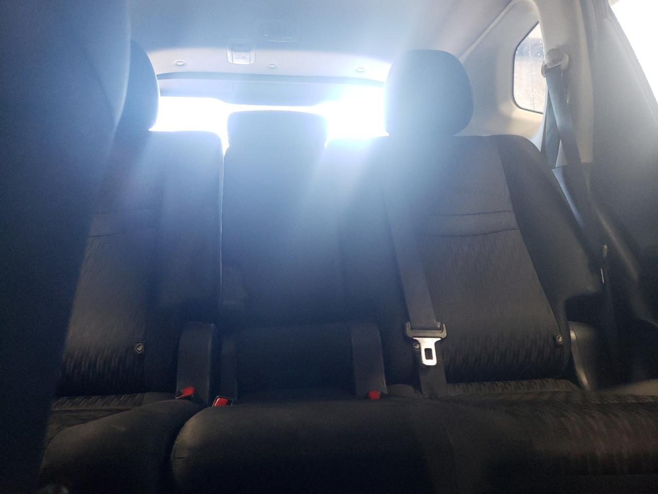 2018 Nissan Rogue S VIN: KNMAT2MT6JP551389 Lot: 61925904