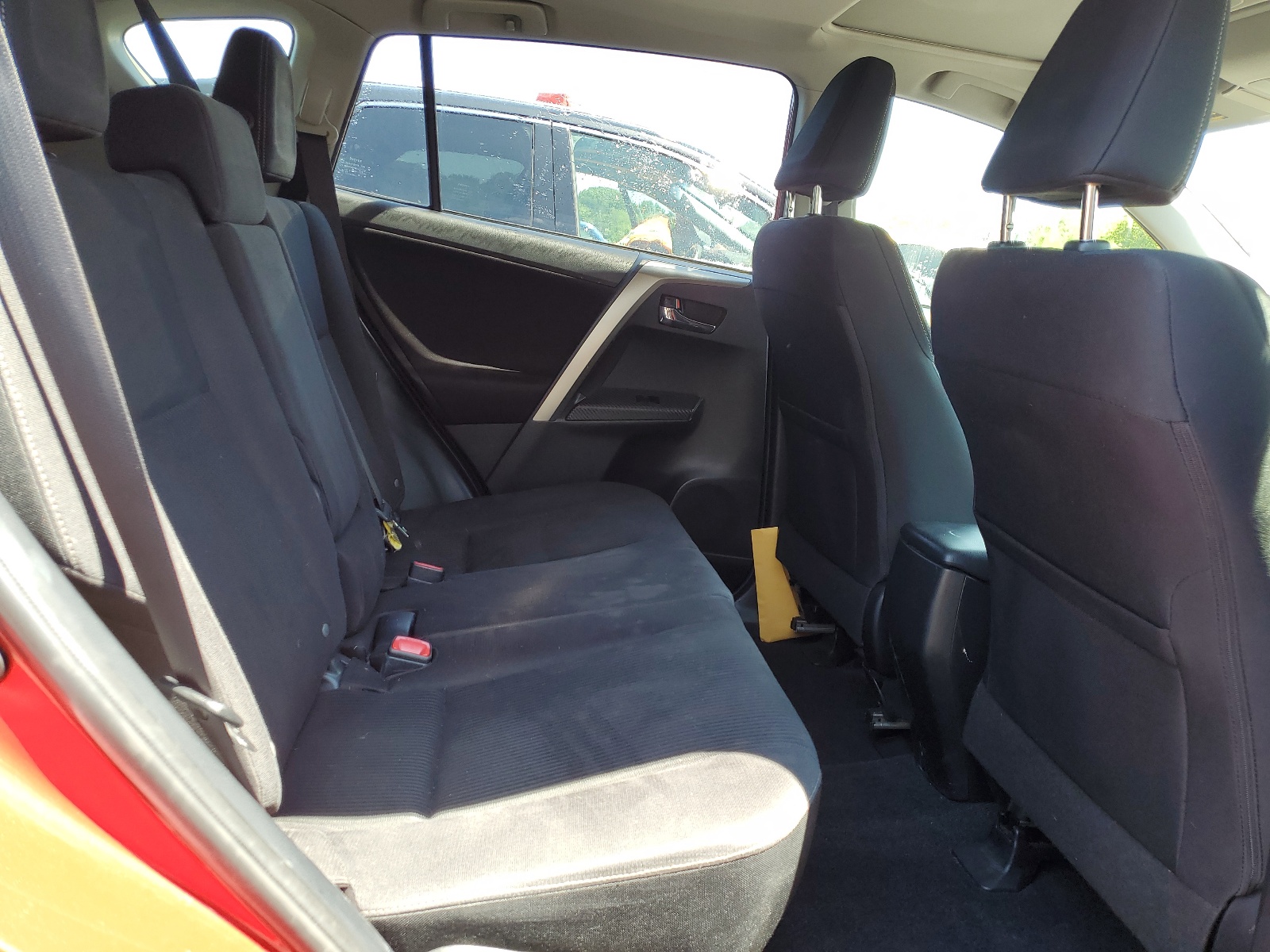 JTMRFREV9FD138166 2015 Toyota Rav4 Xle