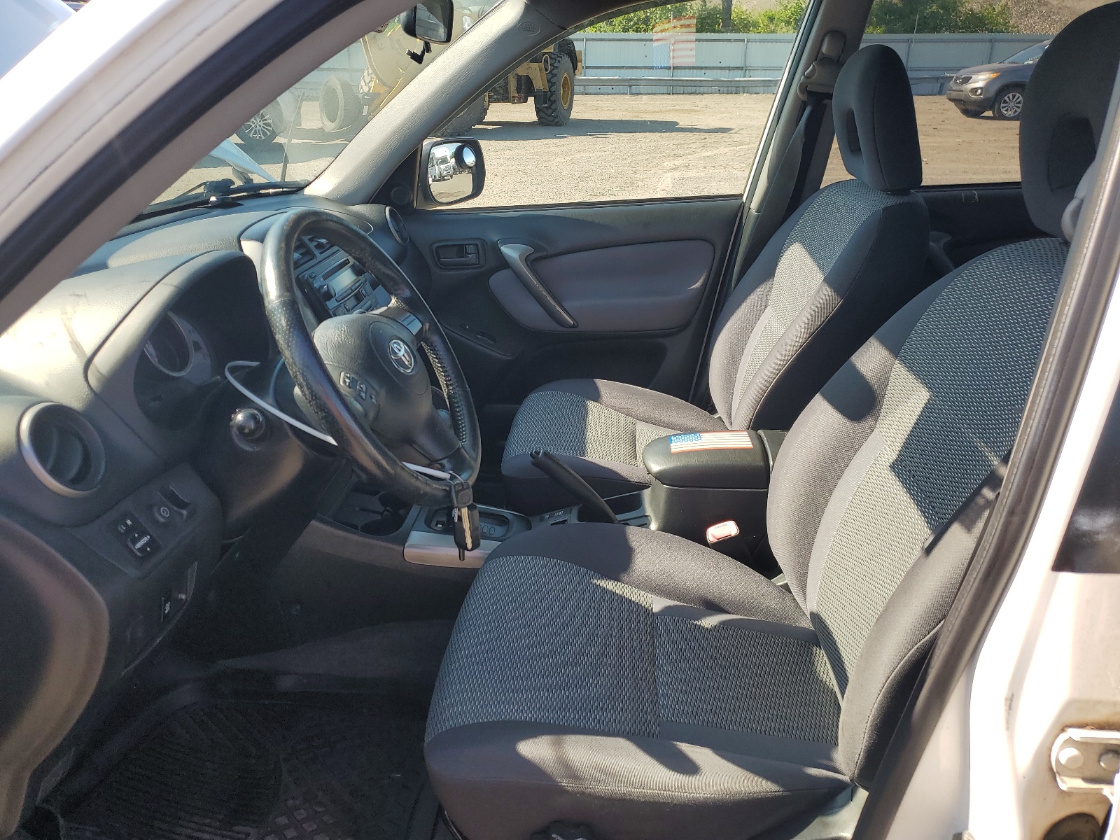 JTEHD20V240016488 2004 Toyota Rav4