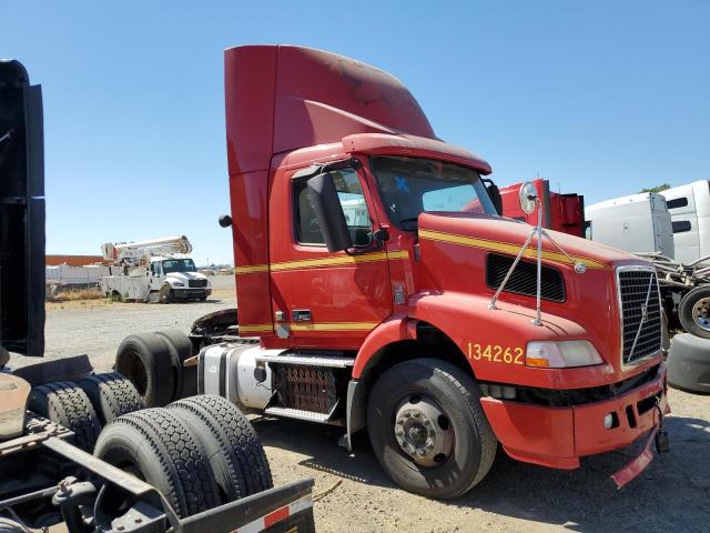 2014 Volvo Vn Vnm იყიდება Sacramento-ში, CA - Front End