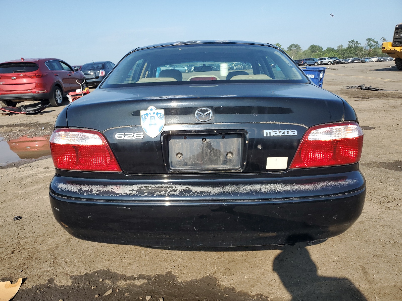 1YVGF22D725263644 2002 Mazda 626 Es