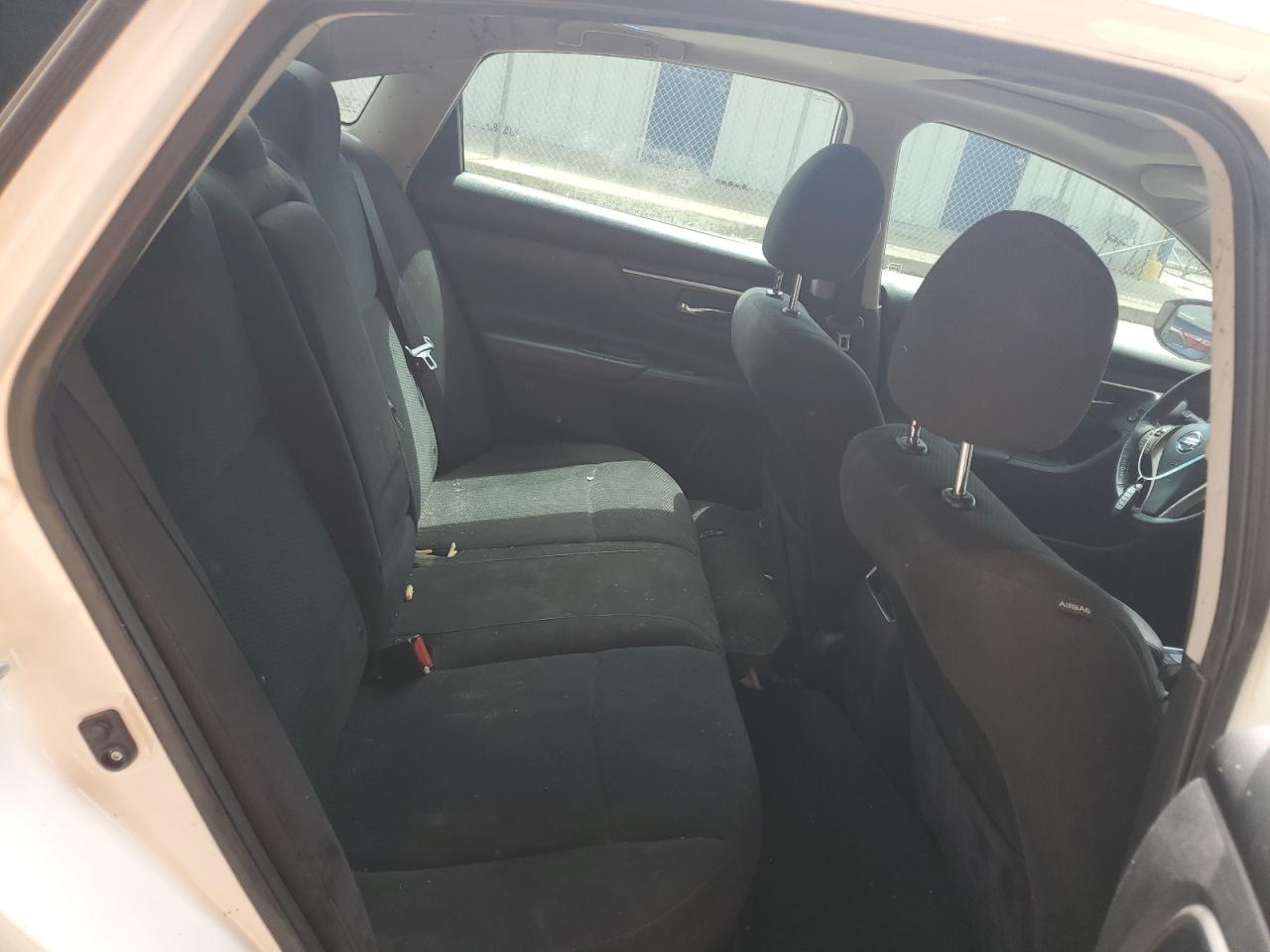 2015 Nissan Altima - Image 10