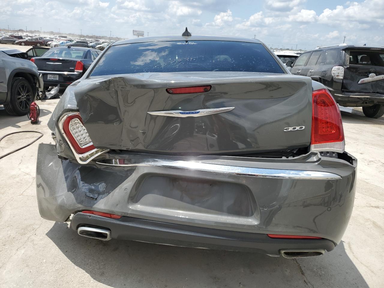 2C3CCAAG9JH249677 2018 Chrysler 300 Touring