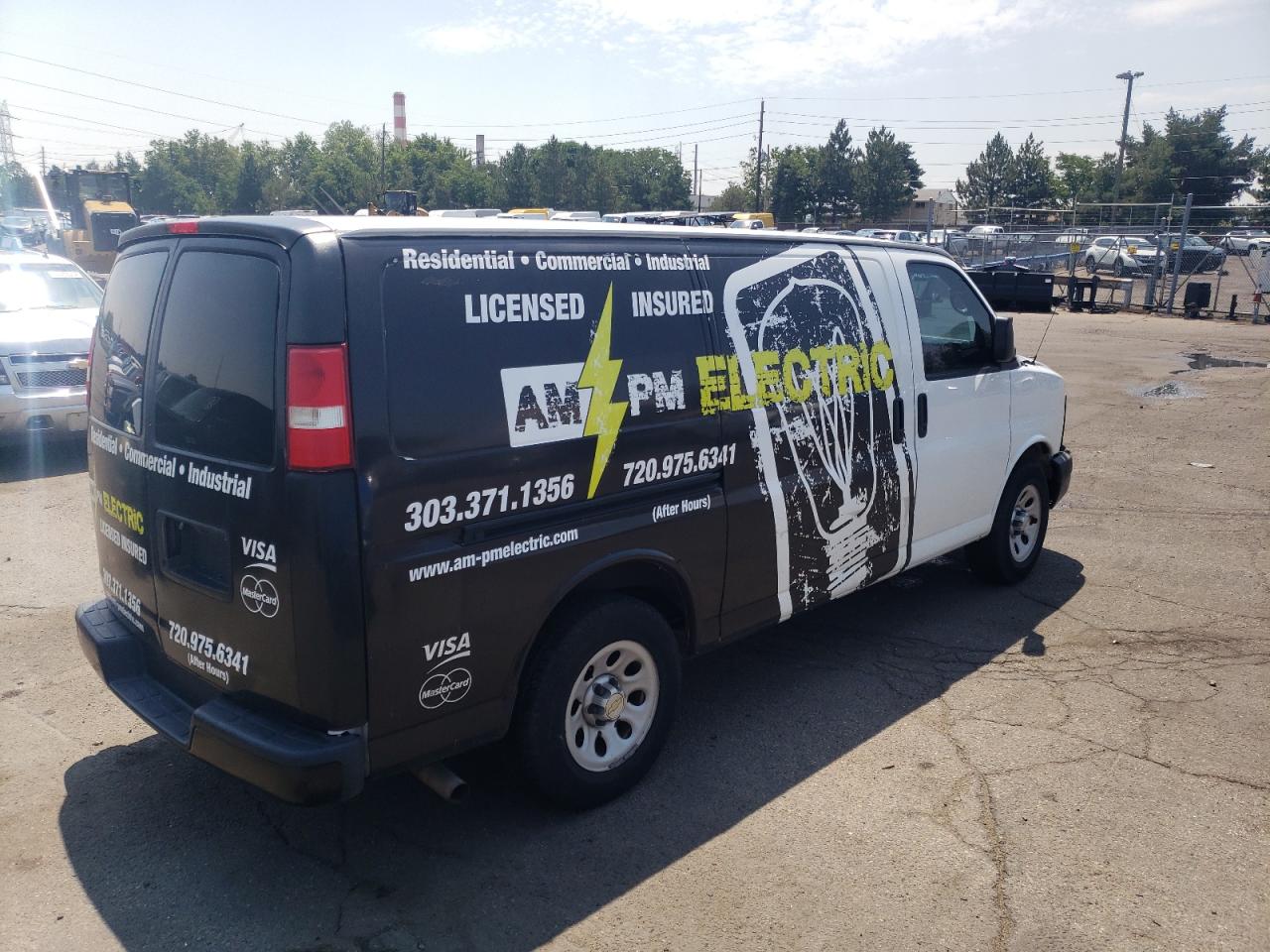 2013 Chevrolet Express - Image 3