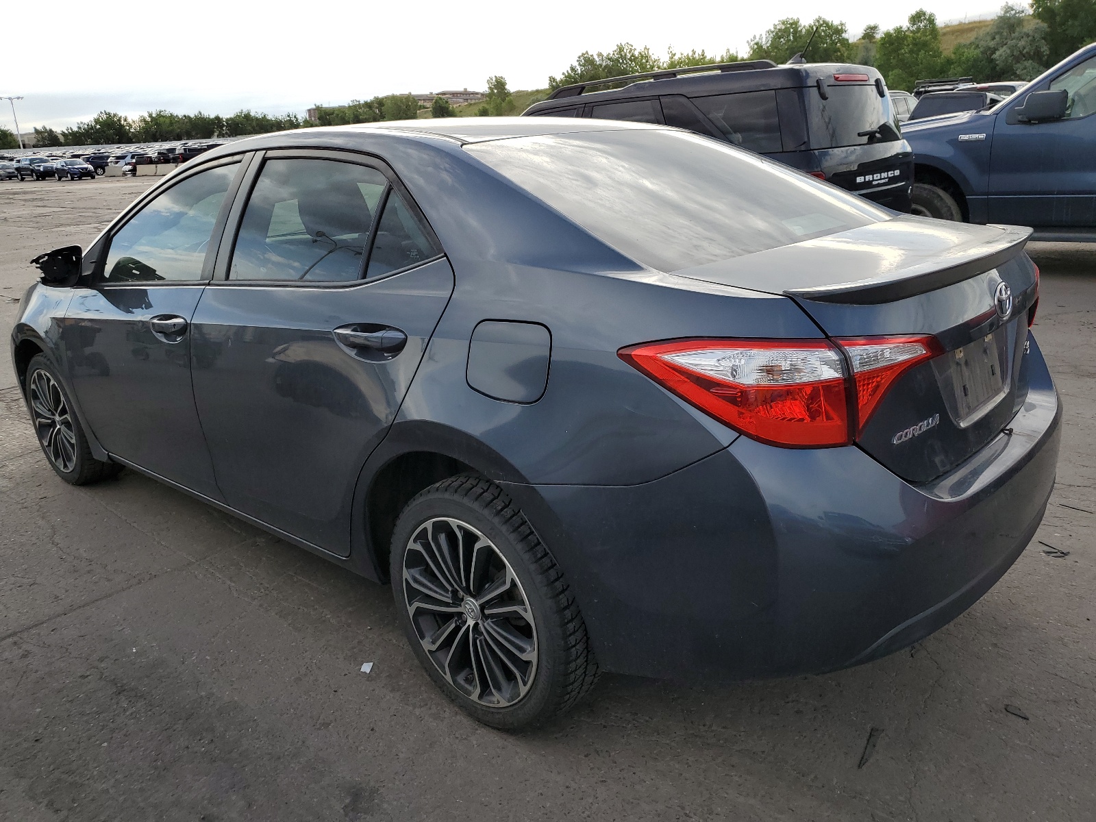 2015 Toyota Corolla L vin: 5YFBURHE1FP226774