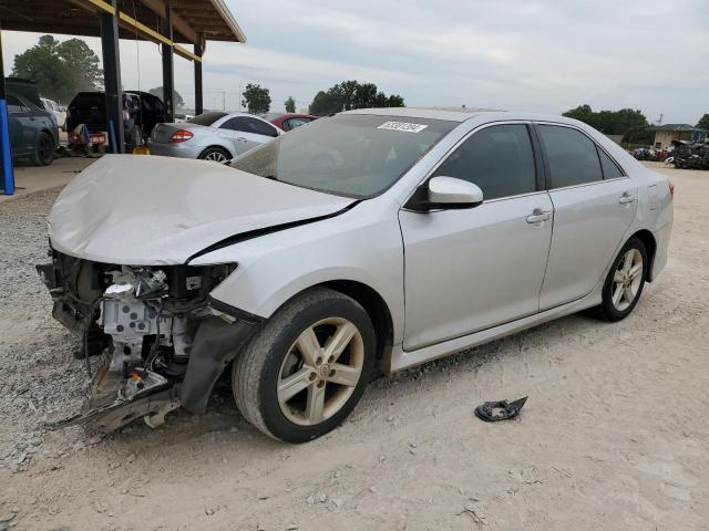 Sedans TOYOTA CAMRY 2013 Srebrny