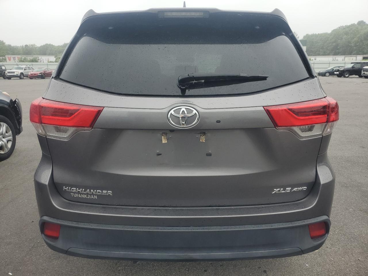 5TDJZRFH7HS466965 2017 Toyota Highlander Se