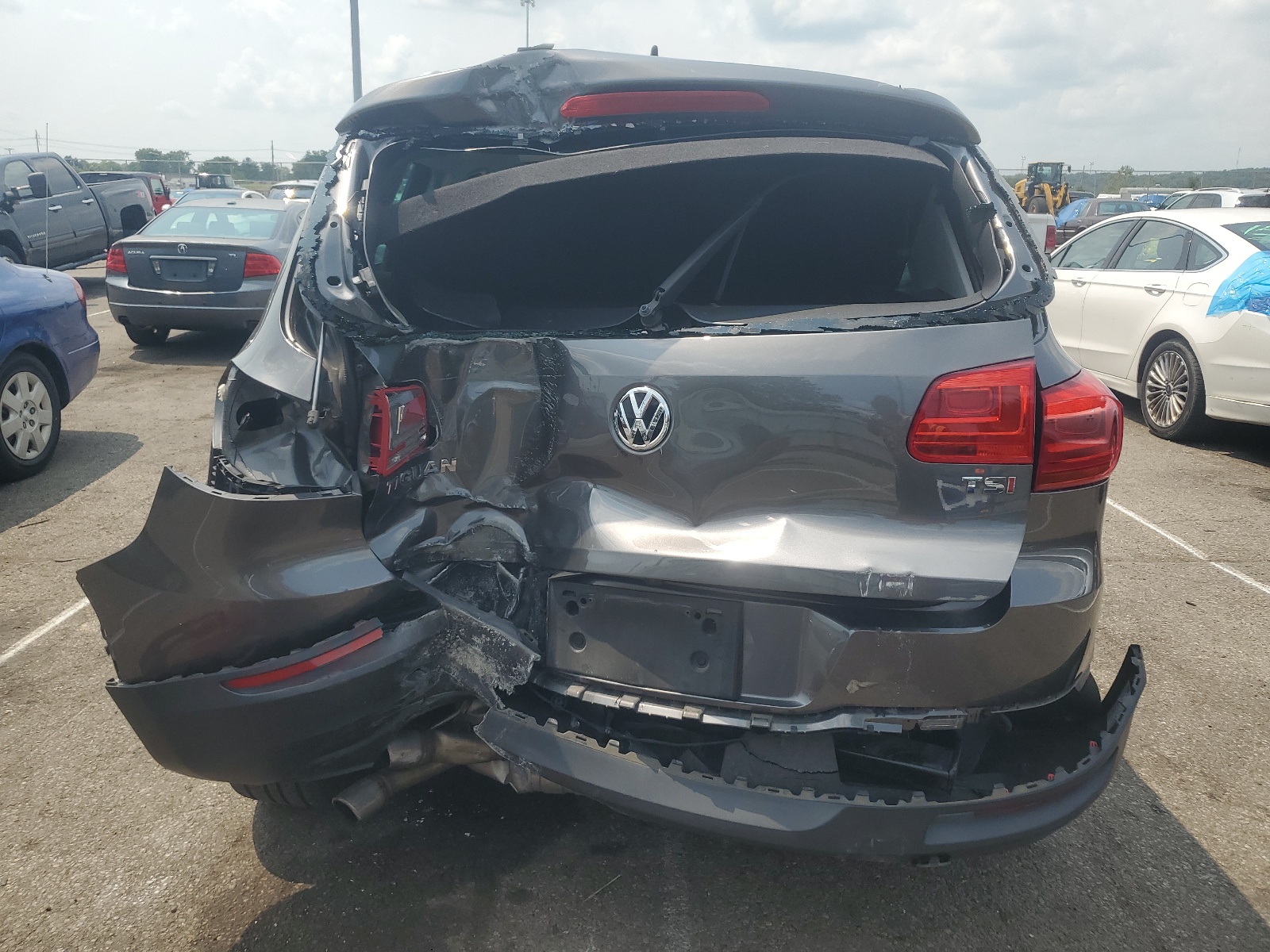 WVGRV7AX5HK039692 2017 Volkswagen Tiguan Wolfsburg