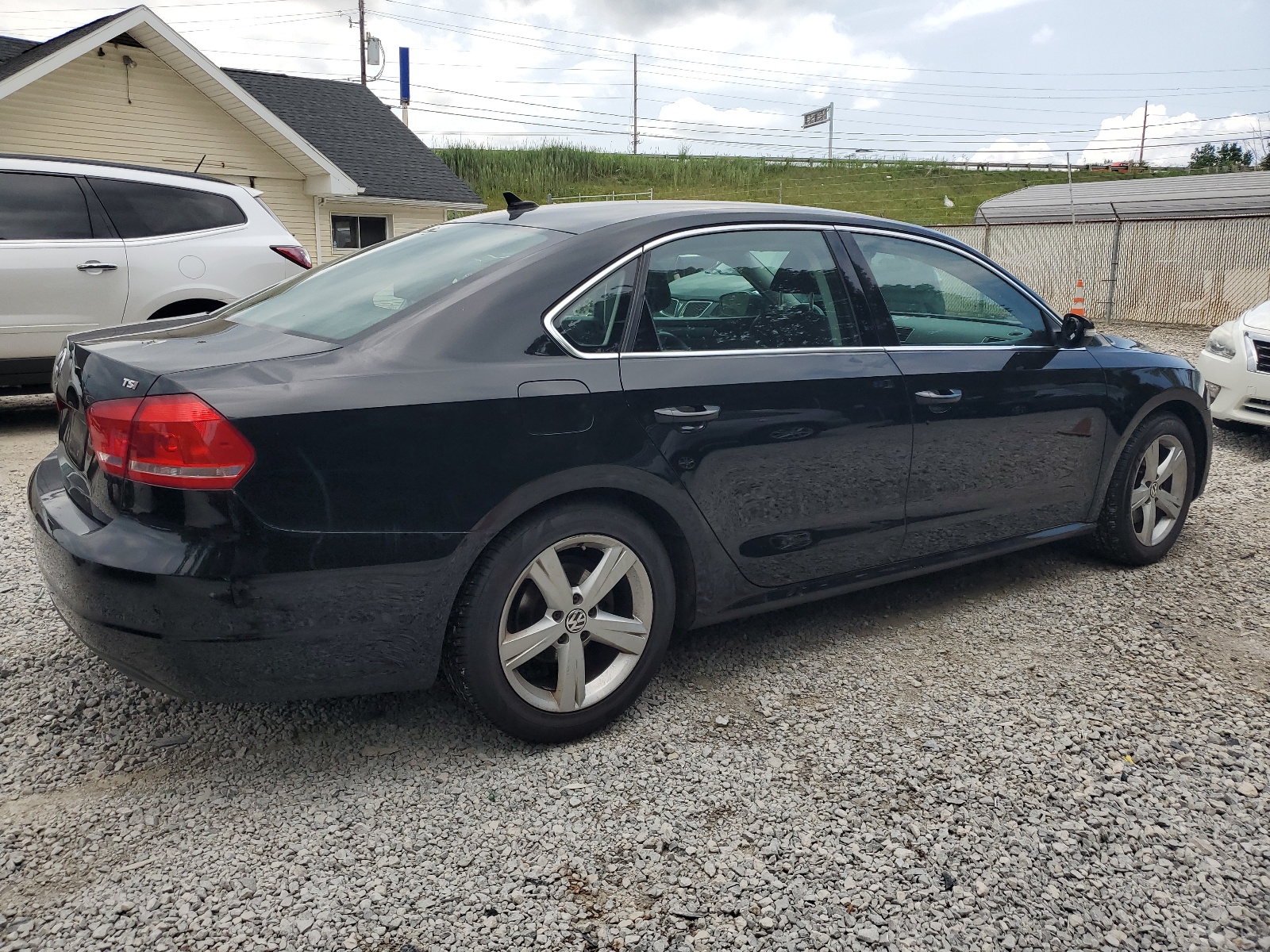 2015 Volkswagen Passat S vin: 1VWAT7A38FC093299