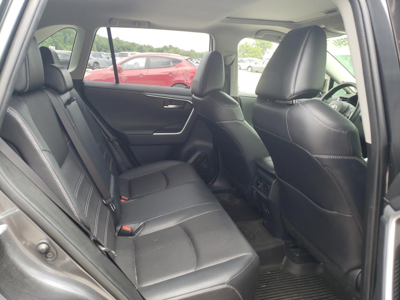 JTMN1RFV8KD040008 2019 Toyota Rav4 Limited