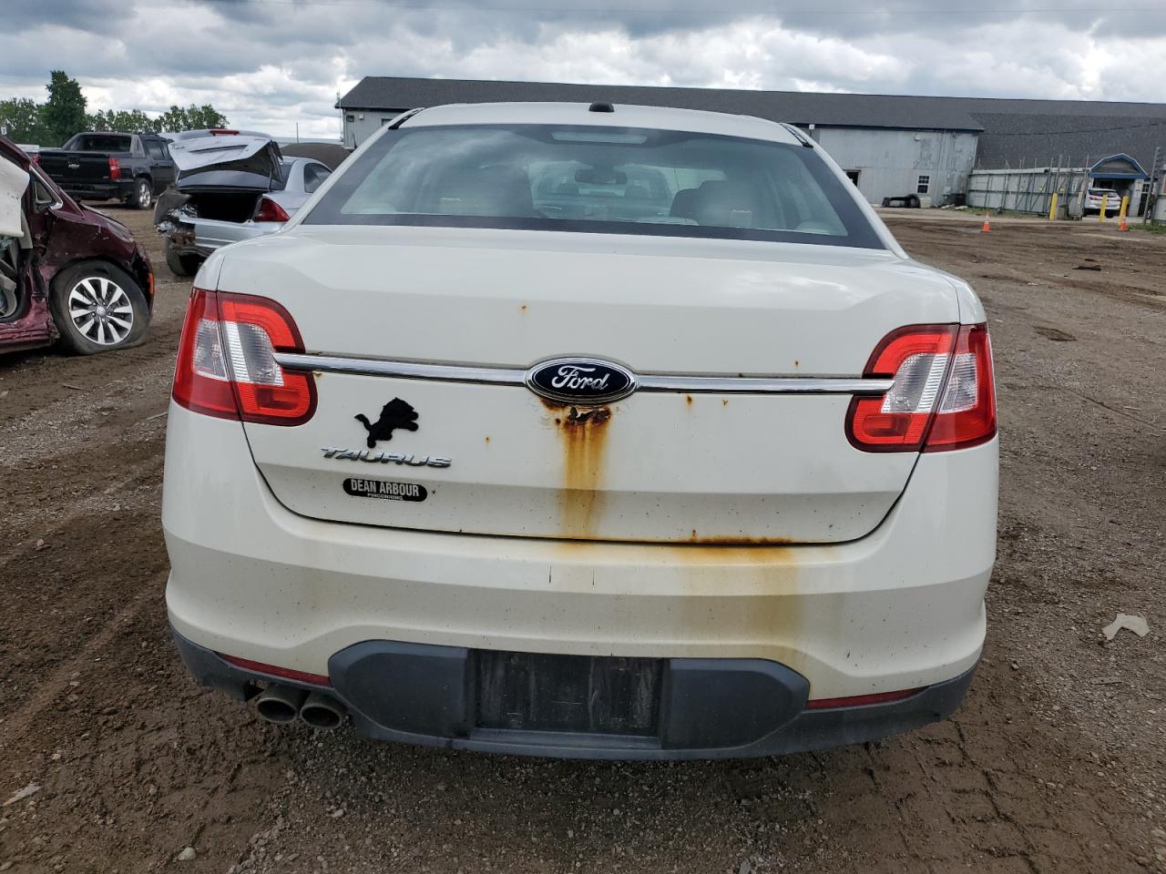 1FAHP2DW2AG157536 2010 Ford Taurus Se