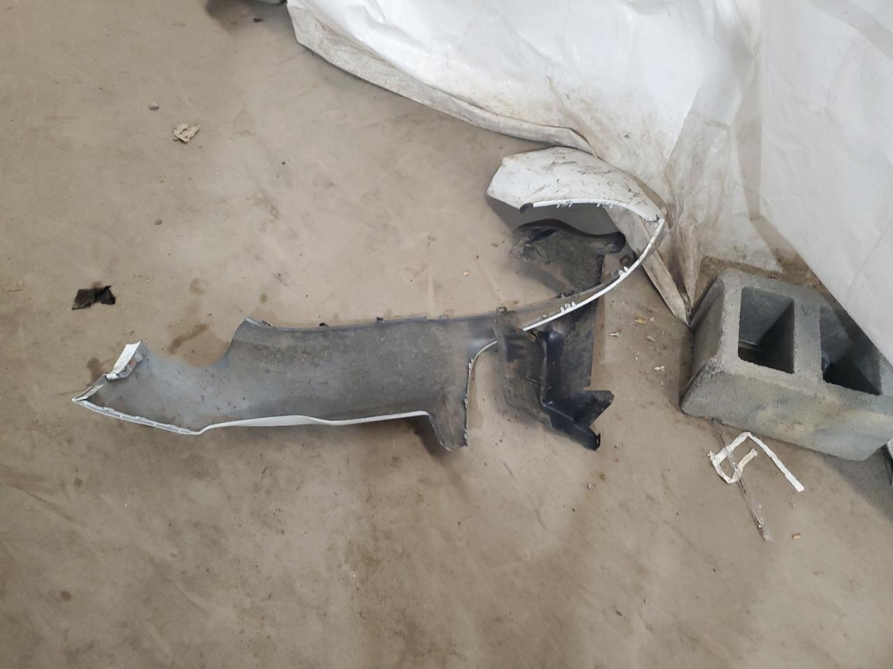 2015 Chrysler 300 Limited VIN: 2C3CCARG2FH757243 Lot: 63910564