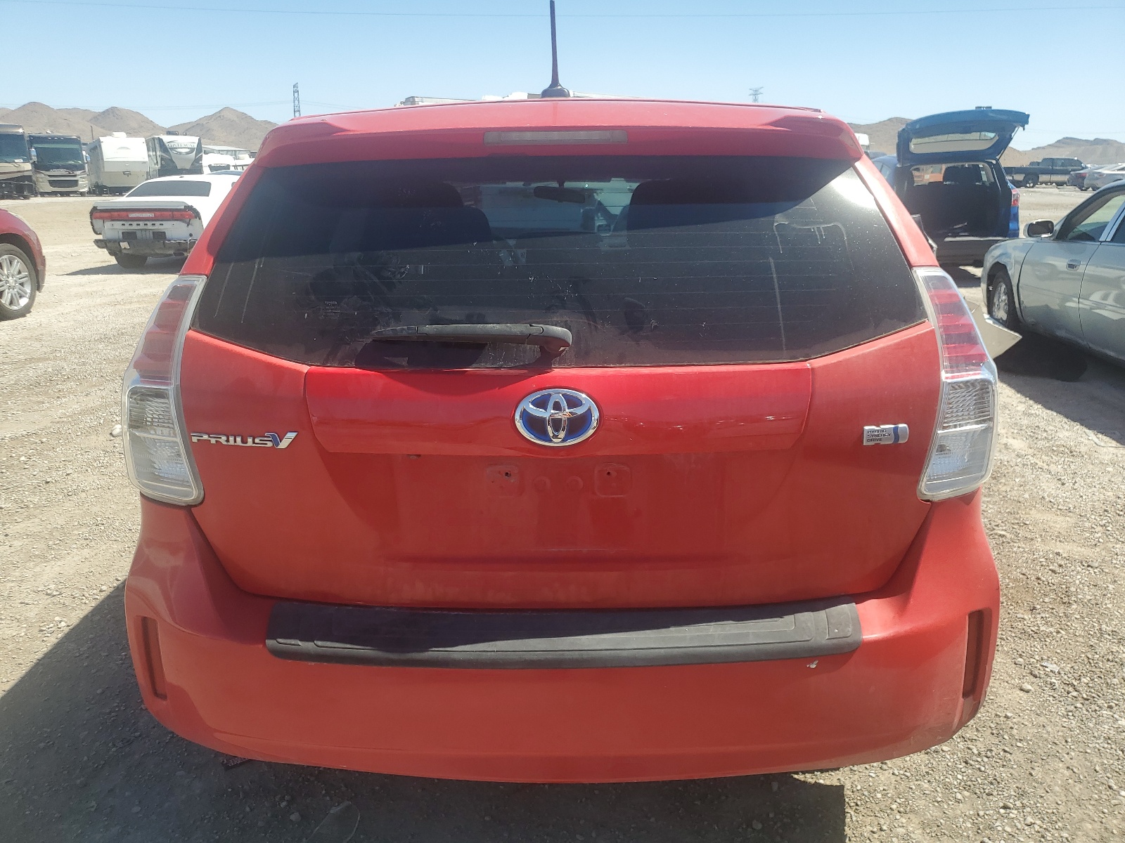 JTDZN3EU8HJ070261 2017 Toyota Prius V