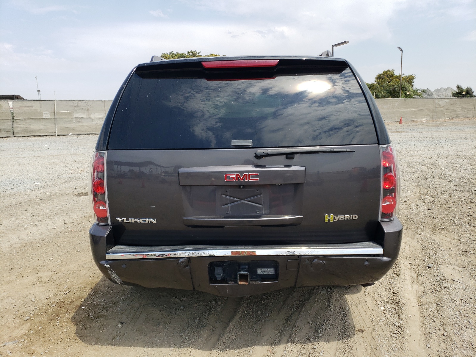 1GKS1GEJXBR195138 2011 GMC Yukon Denali Hybrid