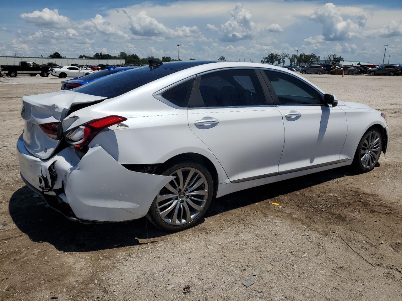 2015 Hyundai Genesis 5.0L VIN: KMHGN4JFXFU043753 Lot: 63884724