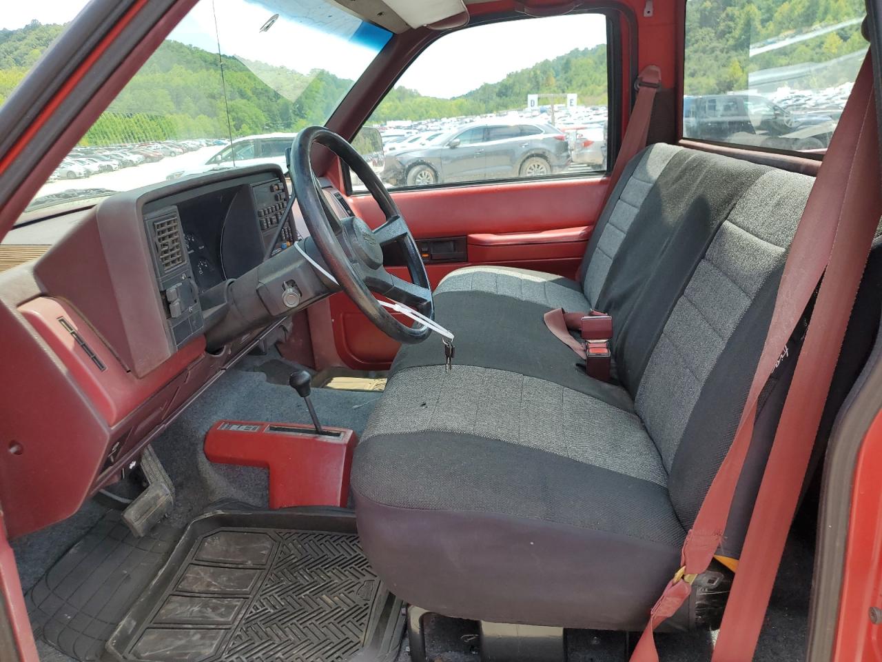 1988 Chevrolet Gmt-400 K2500 VIN: 2GCFK24K8J1181348 Lot: 63503694