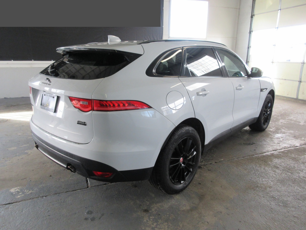 2018 Jaguar F-Pace Prestige vin: SADCK2FX8JA322215