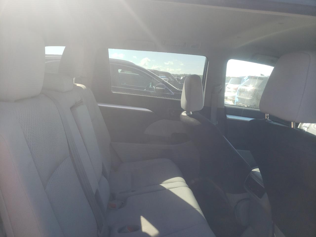 2017 Toyota Highlander Le VIN: 5TDZARFH0HS028217 Lot: 62036824