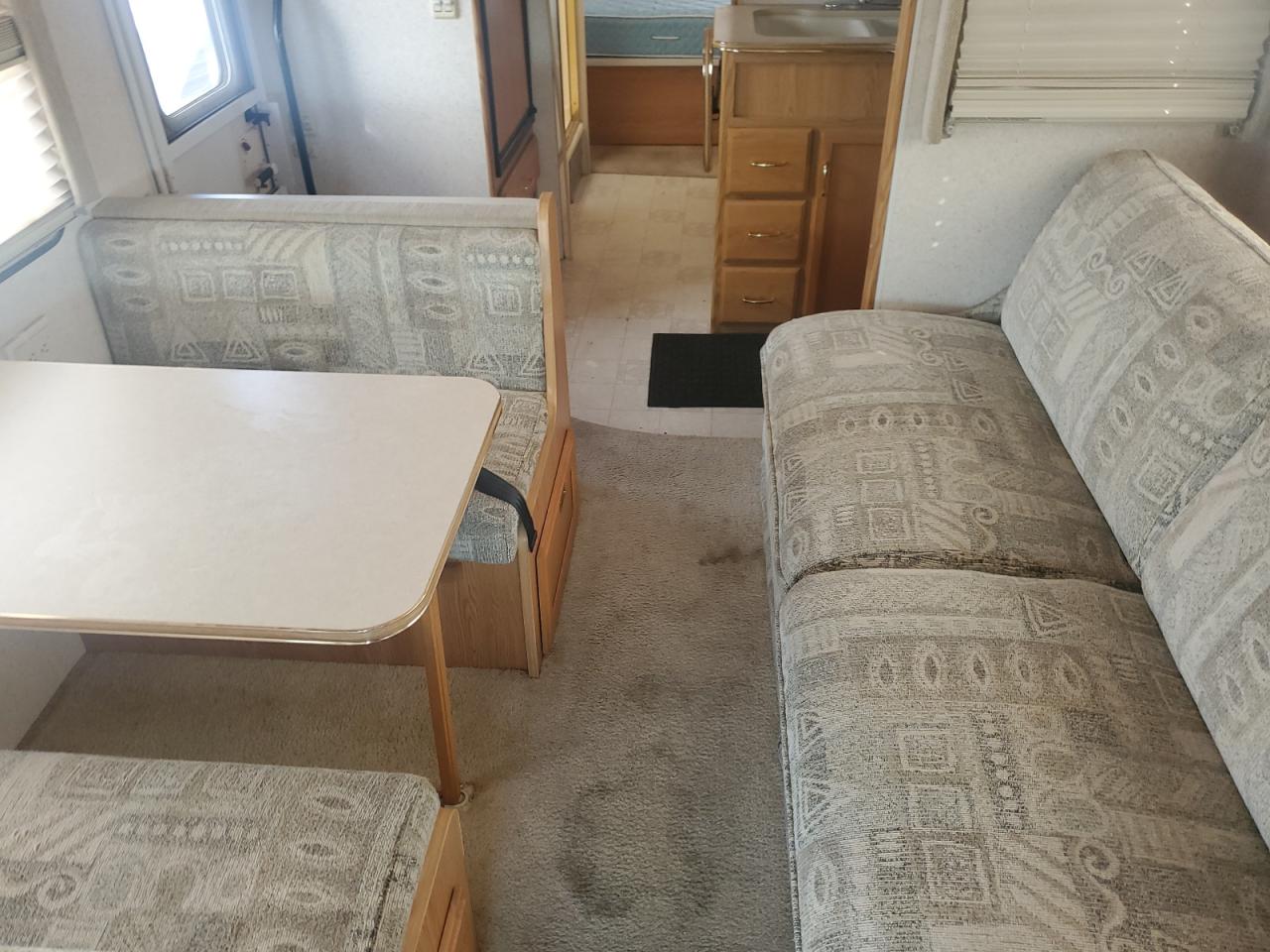 2003 Ford Econoline E450 Super Duty Cutaway Van VIN: 1FDXE45S63HA53661 Lot: 62520004