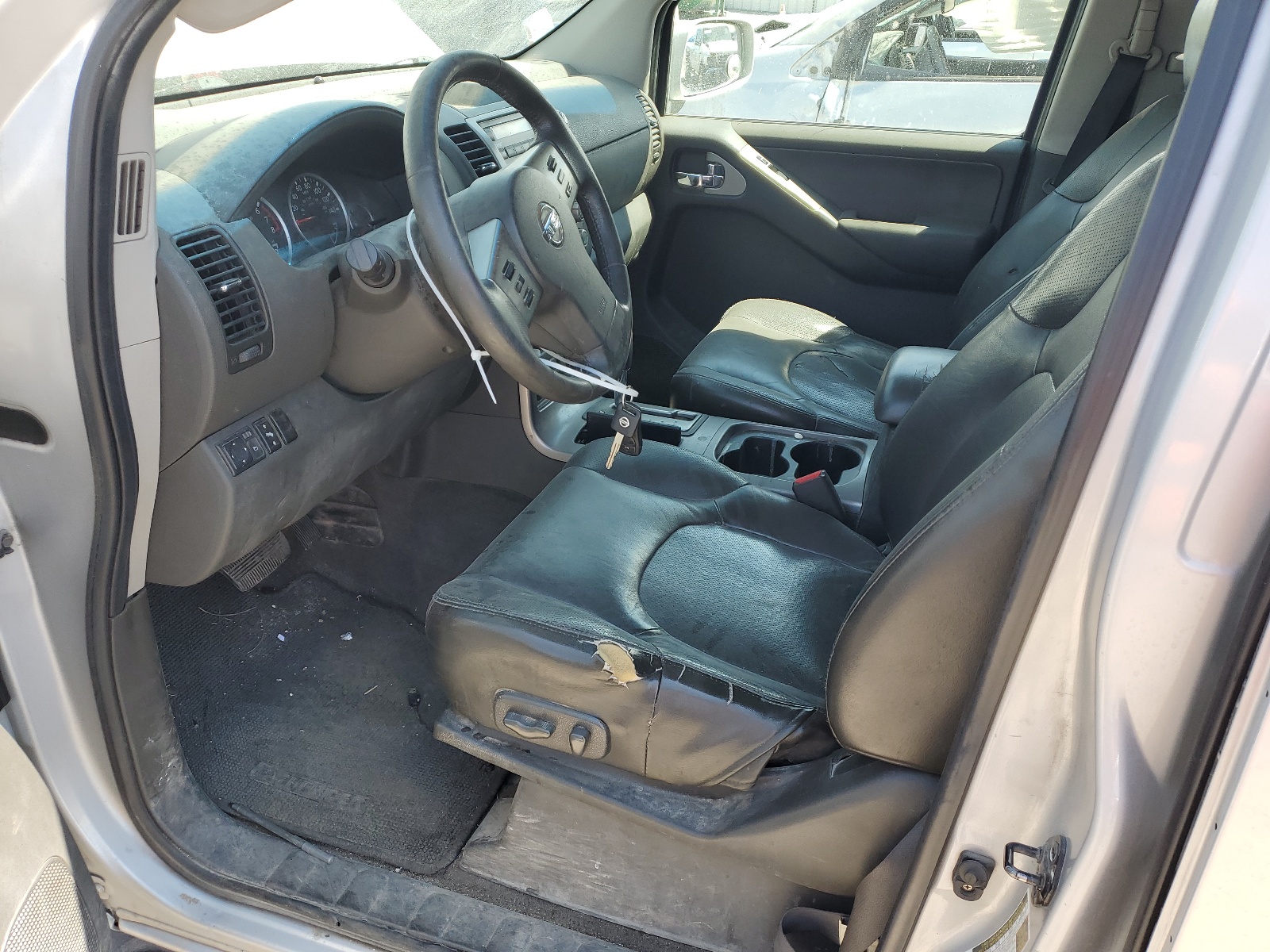 5N1AR18W76C658765 2006 Nissan Pathfinder Le