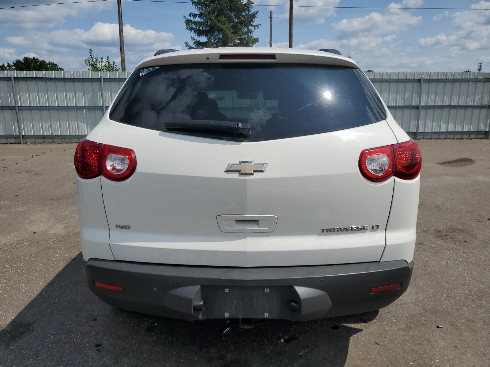 1GNKVGEDXBJ400599 2011 Chevrolet Traverse Lt