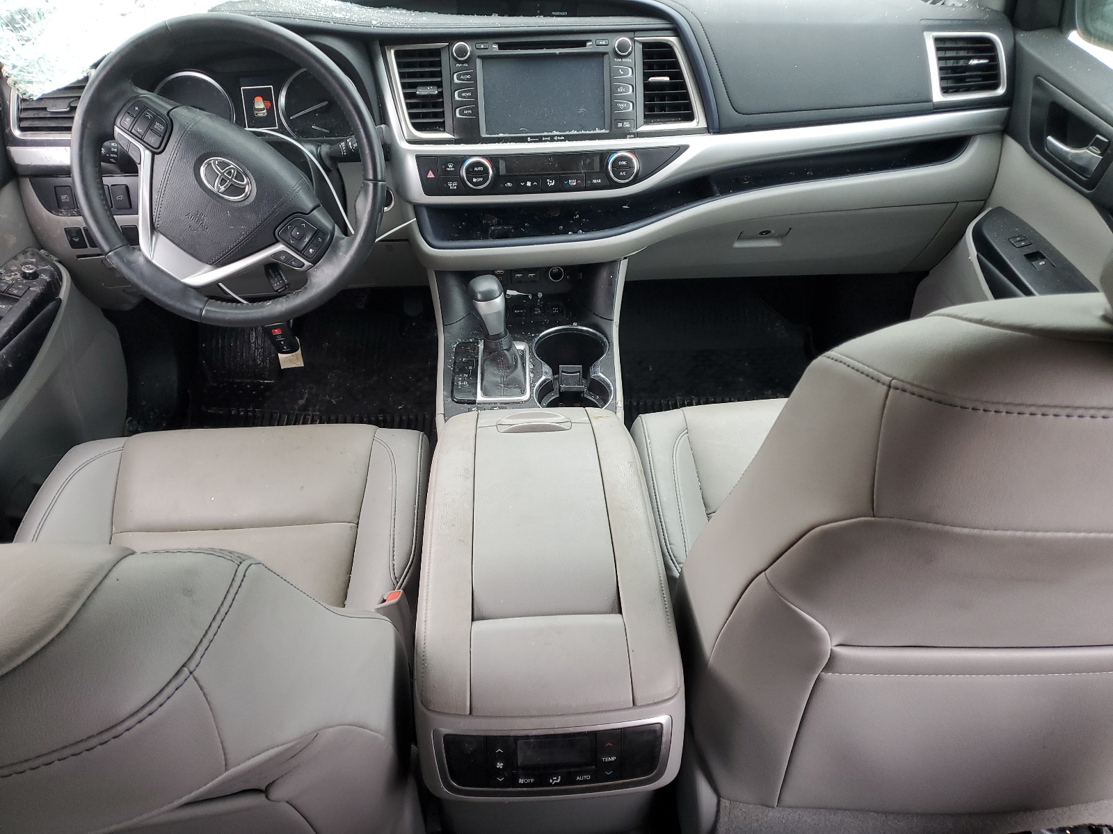 5TDJZRFH3KS589153 2019 Toyota Highlander Se