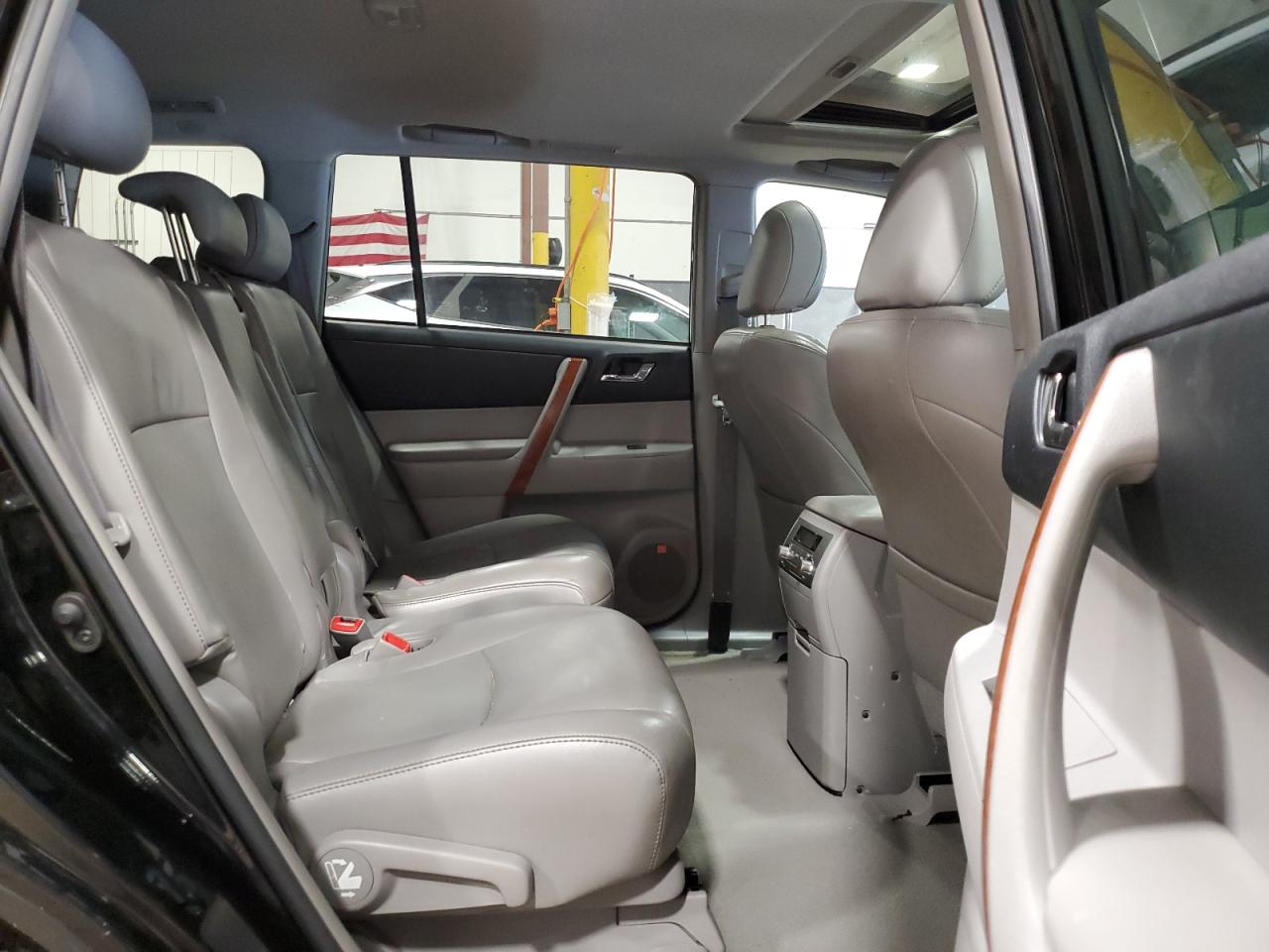 2010 Toyota Highlander Limited VIN: 5TDDK3EH1AS008246 Lot: 63977014