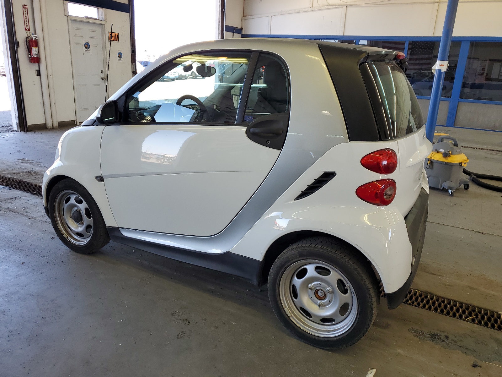 2015 Smart Fortwo Pure vin: WMEEJ3BA2FK787493