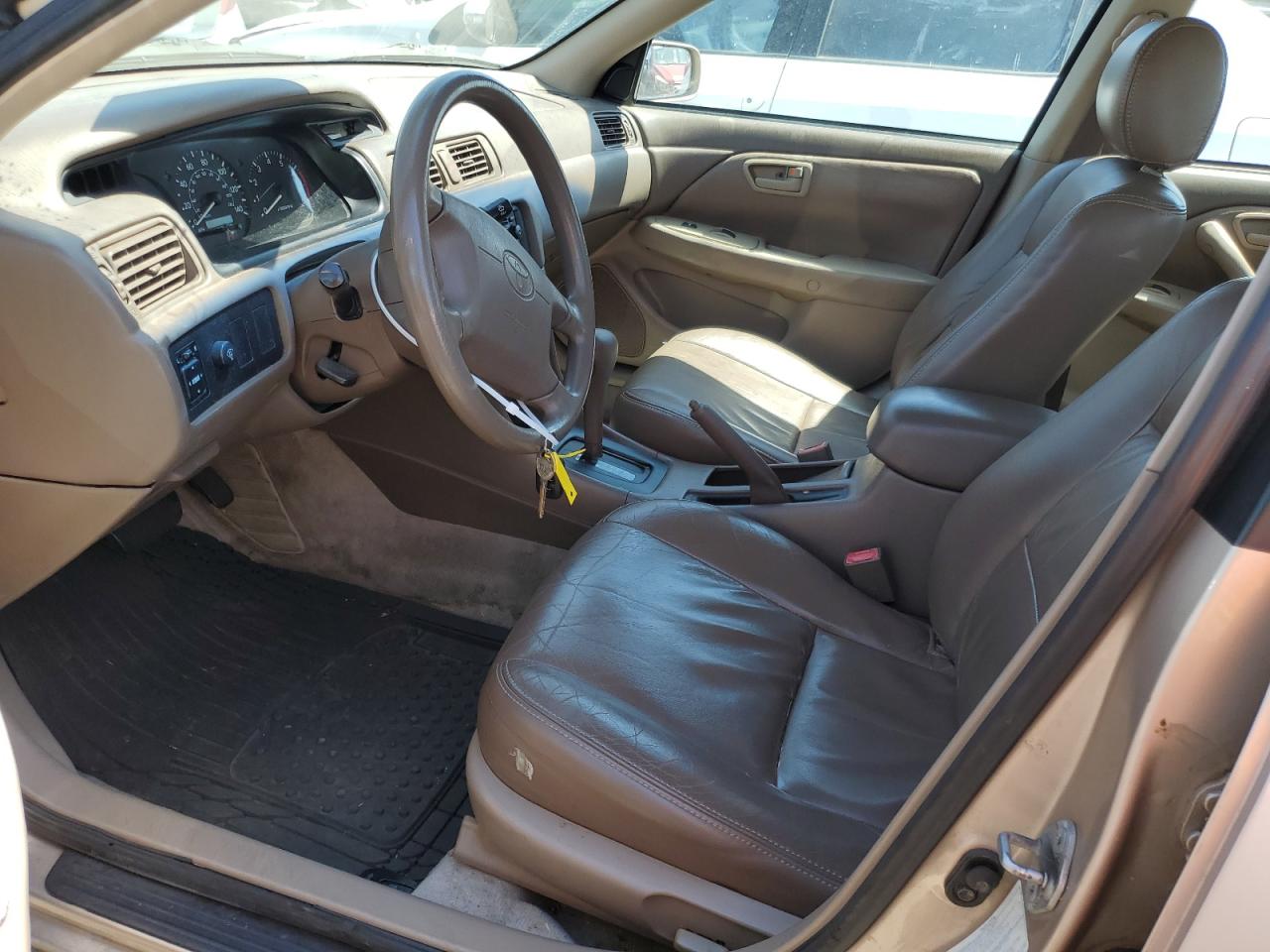 2000 Toyota Camry Ce VIN: 4T1BG22K2YU702982 Lot: 63923434