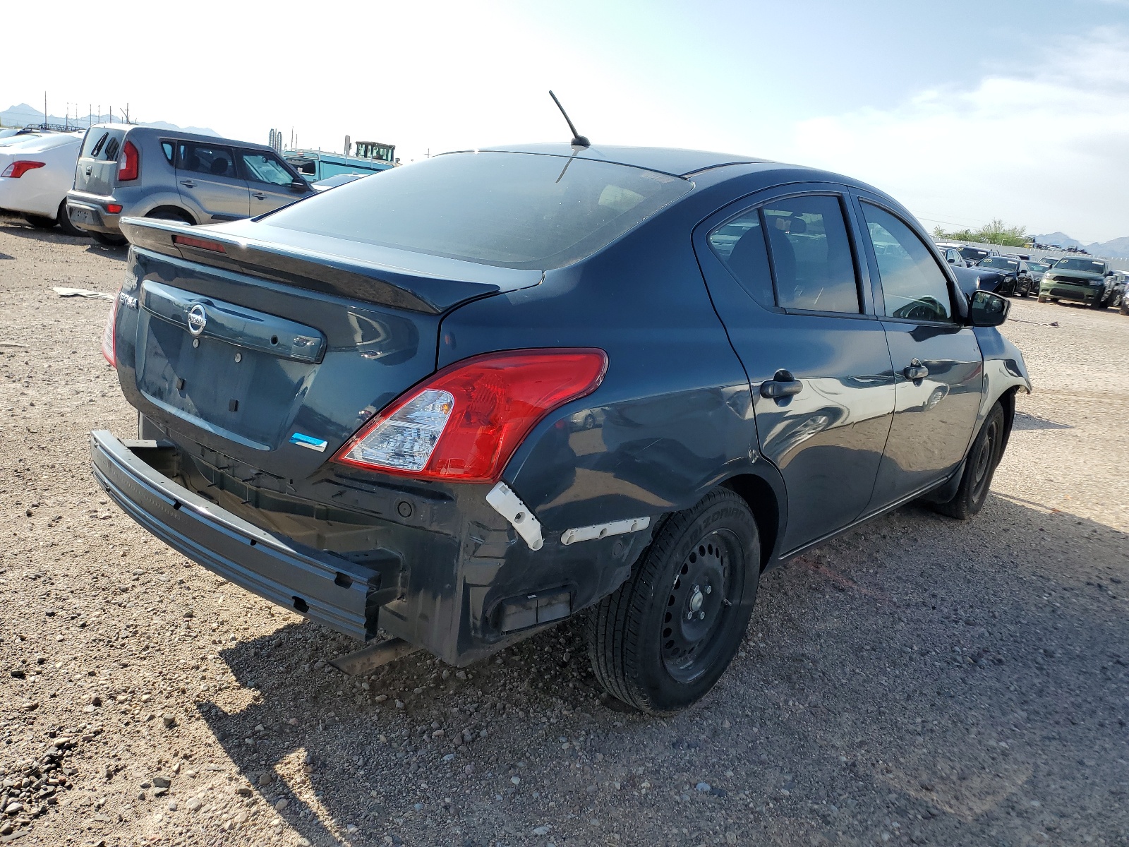 2016 Nissan Versa S vin: 3N1CN7AP7GL825438