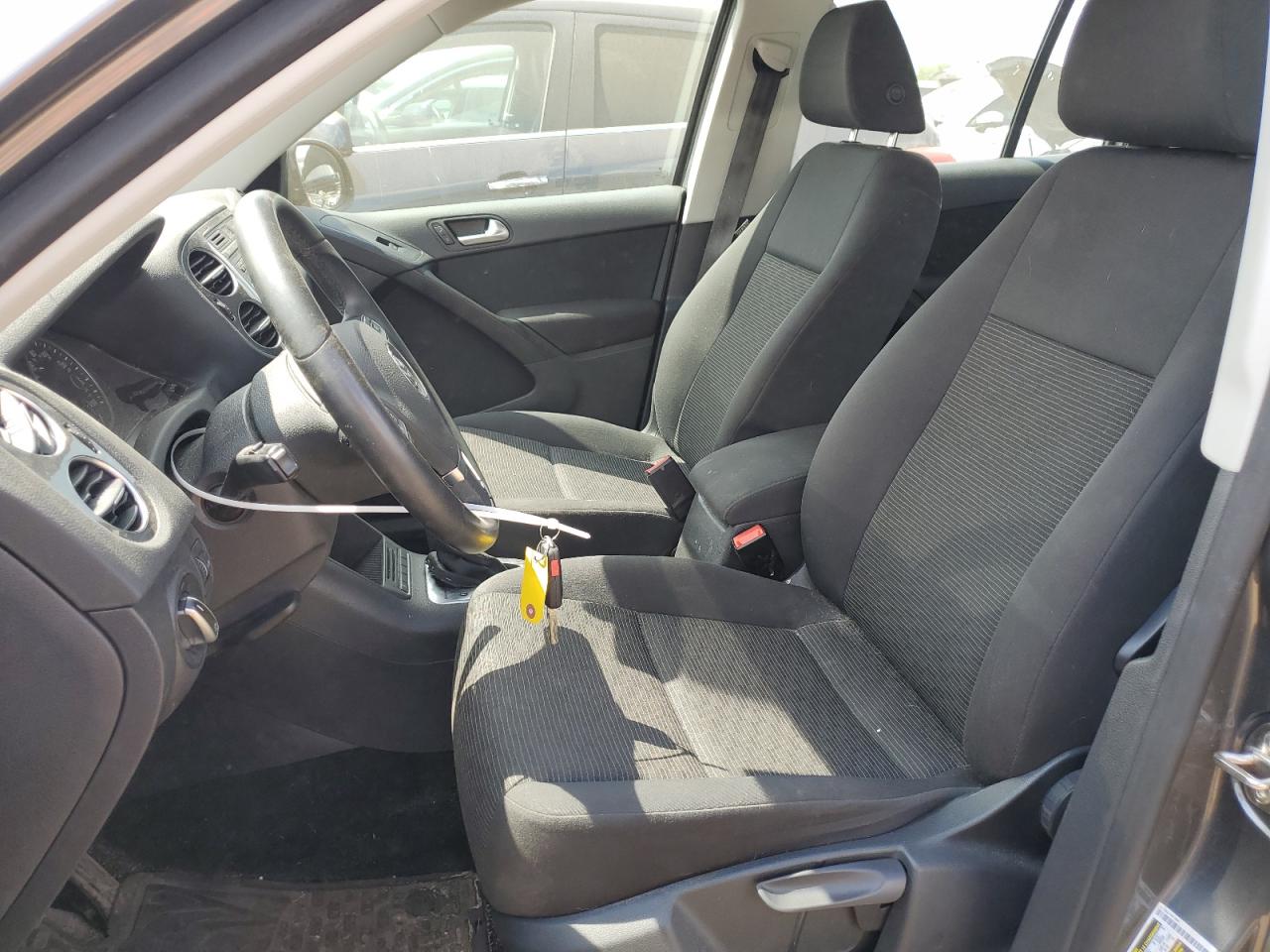 2015 Volkswagen Tiguan S VIN: WVGBV7AX6FW518680 Lot: 64470784