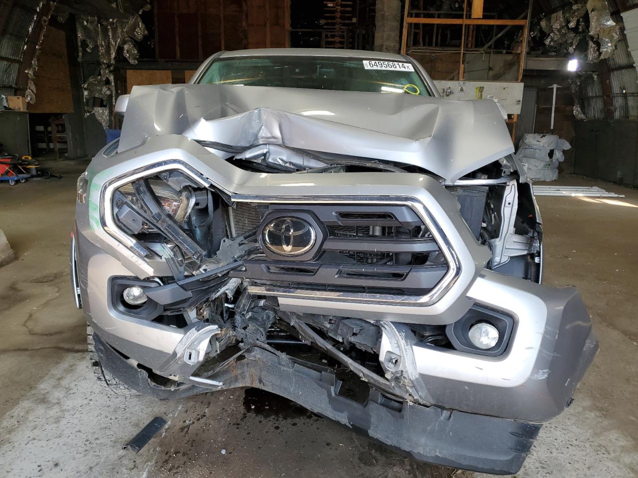 2018 Toyota Tacoma - Image 5
