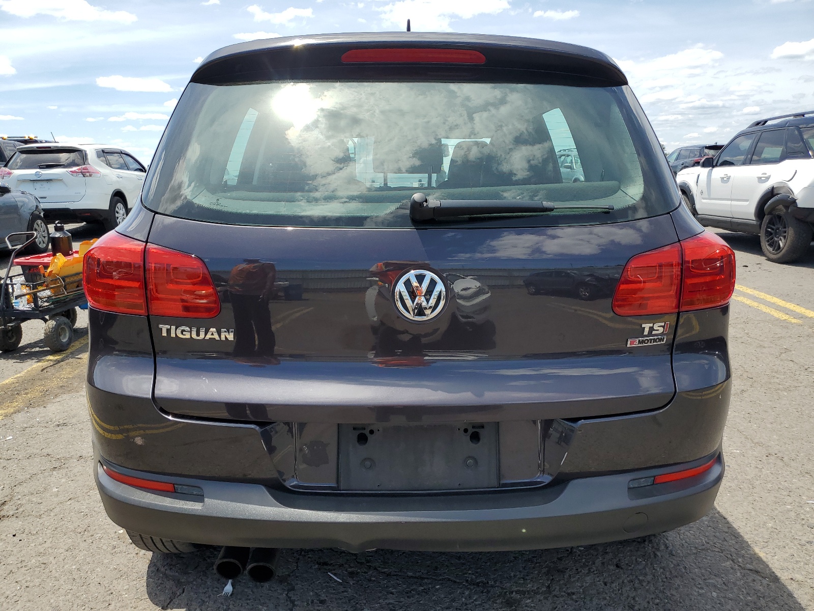 WVGBV7AX2GW575878 2016 Volkswagen Tiguan S