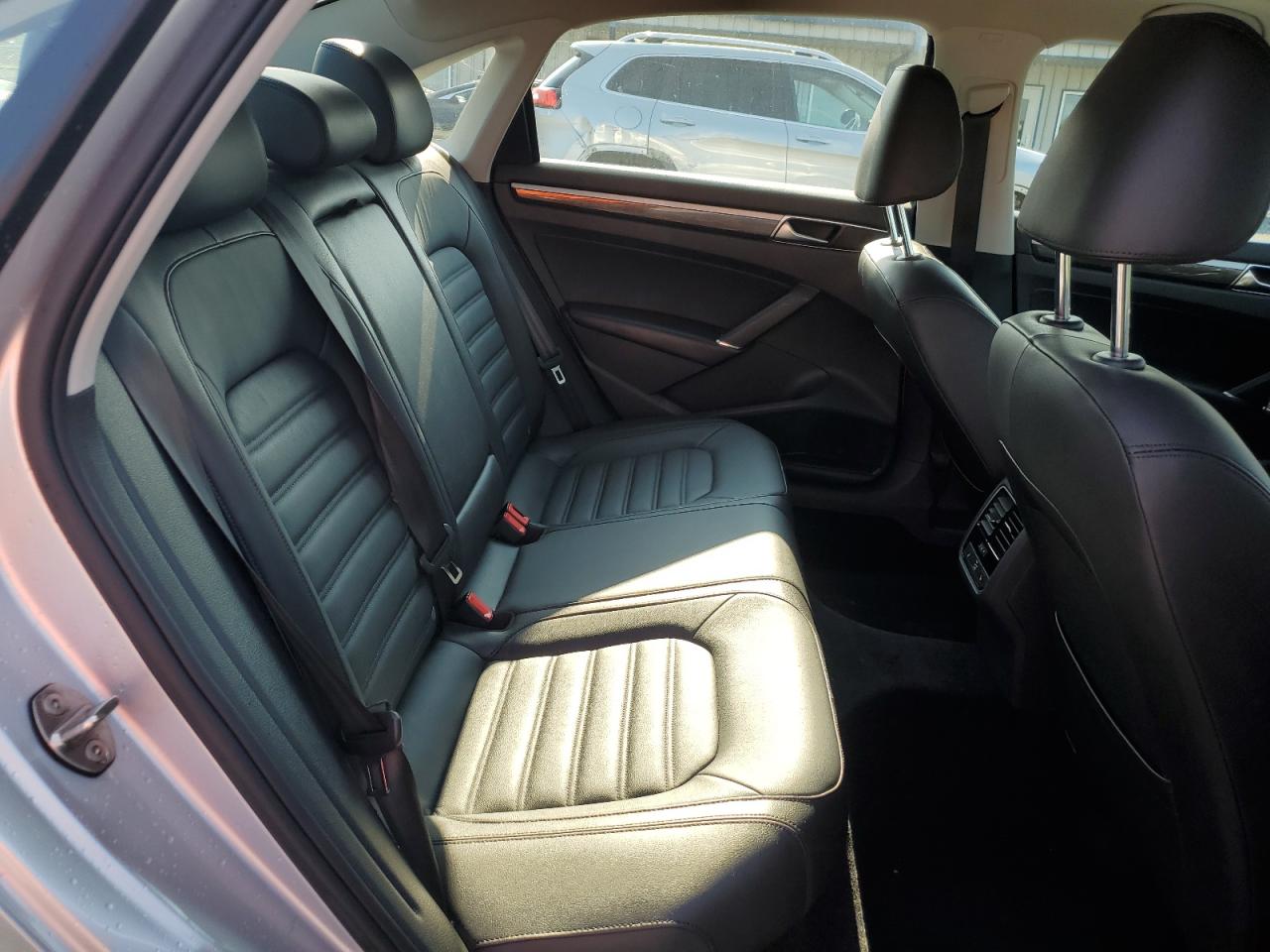 2018 Volkswagen Passat Sel Premium VIN: 1VWCA7A35JC022729 Lot: 65452754