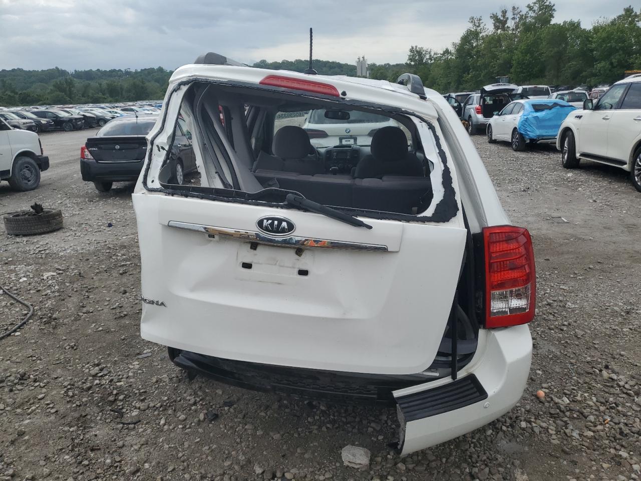 2012 Kia Sedona - Image 6