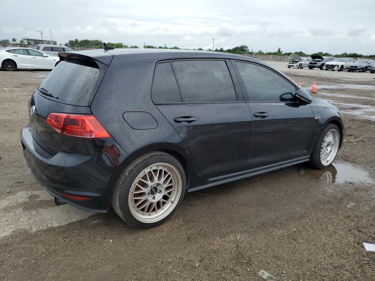 VIN 3VW4T7AU2FM040103 2015 VOLKSWAGEN GTI no.3