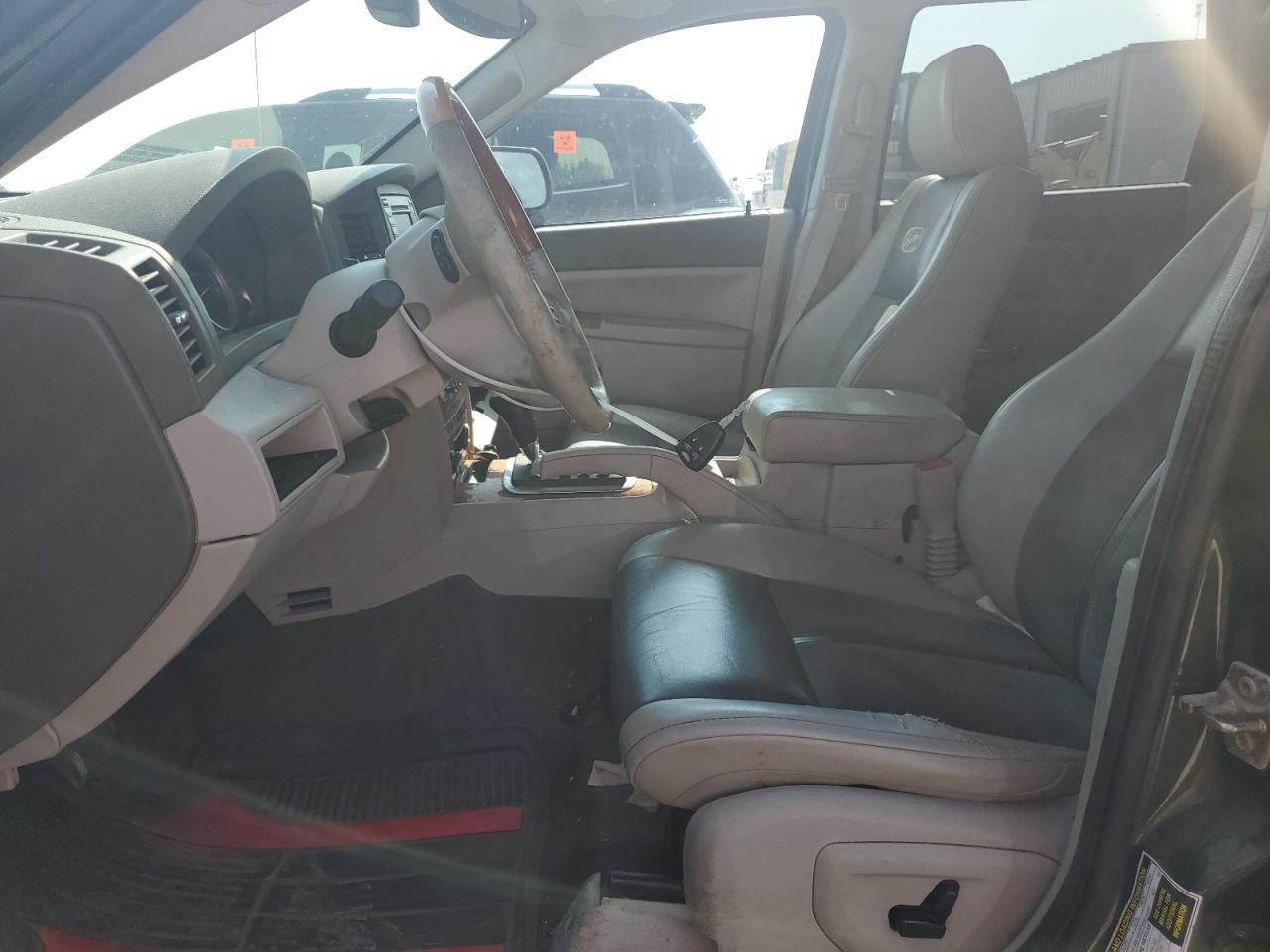 2007 Jeep Grand Cherokee Overland VIN: 1J8HR68297C557072 Lot: 64966424