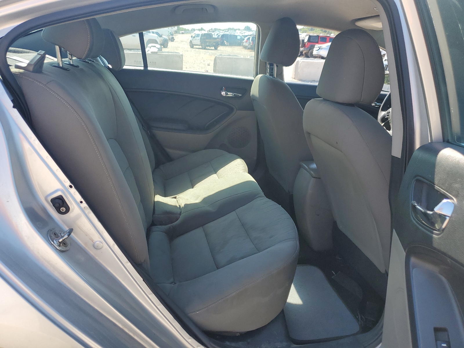 KNAFK4A66F5310497 2015 Kia Forte Lx