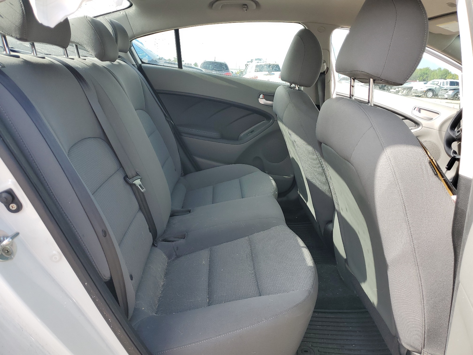 3KPFK4A73HE095759 2017 Kia Forte Lx