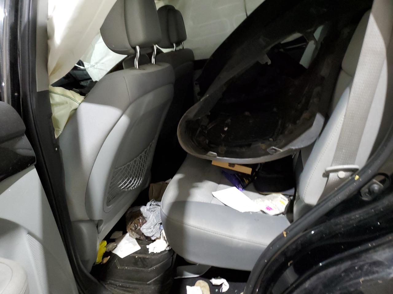 2011 Kia Sorento - Image 11