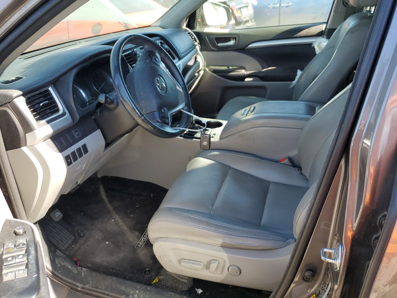 2016 Toyota Highlander Xle VIN: 5TDJKRFH8GS251811 Lot: 62956074