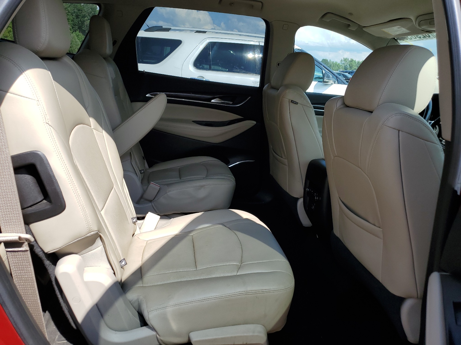 5GAEVAKW7JJ160985 2018 Buick Enclave Essence