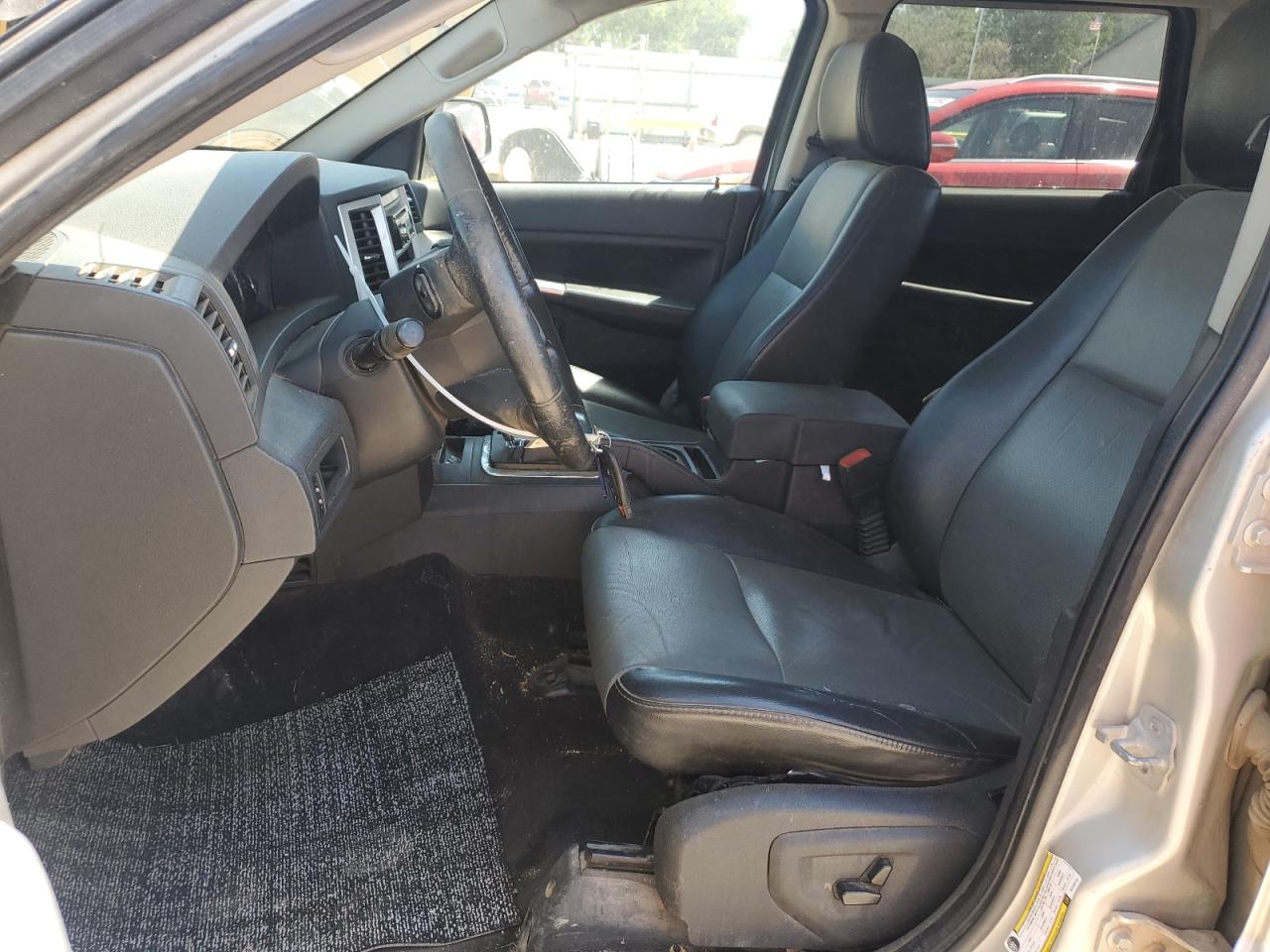 2008 Jeep Grand Cherokee Laredo VIN: 1J8GR48K48C240172 Lot: 63699854