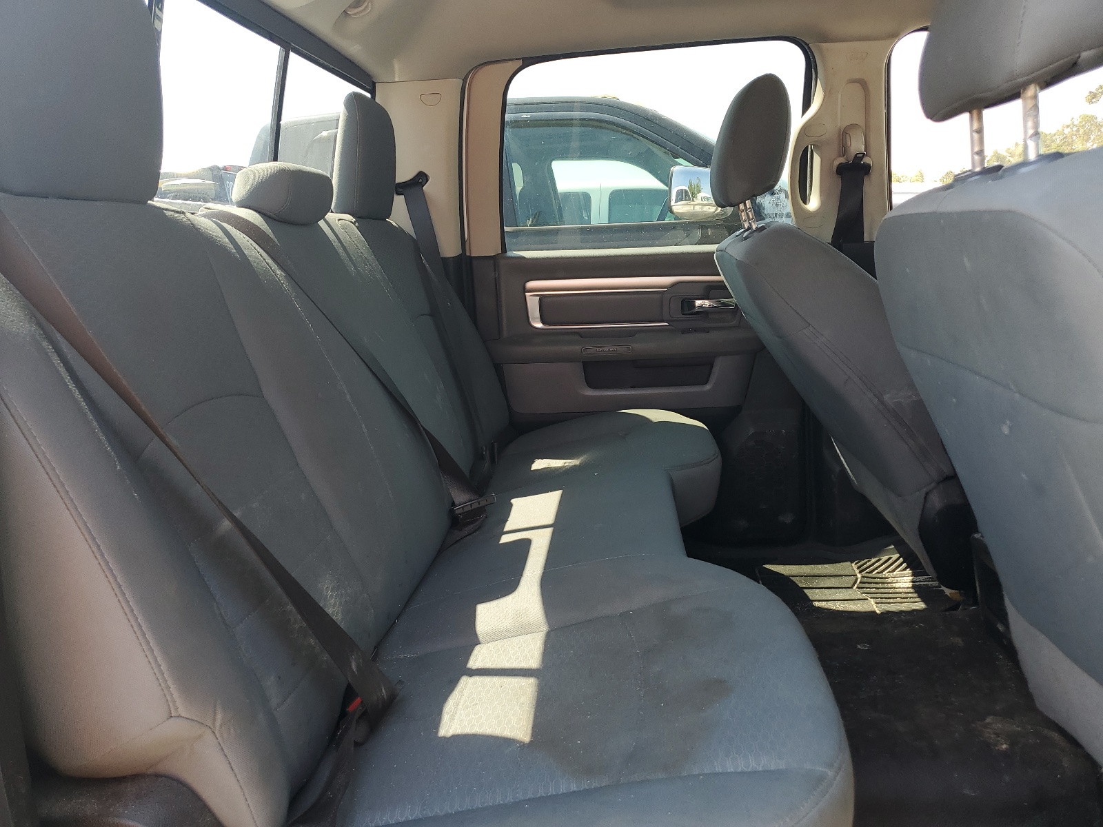 3C63RRHLXJG285302 2018 Ram 3500 Slt