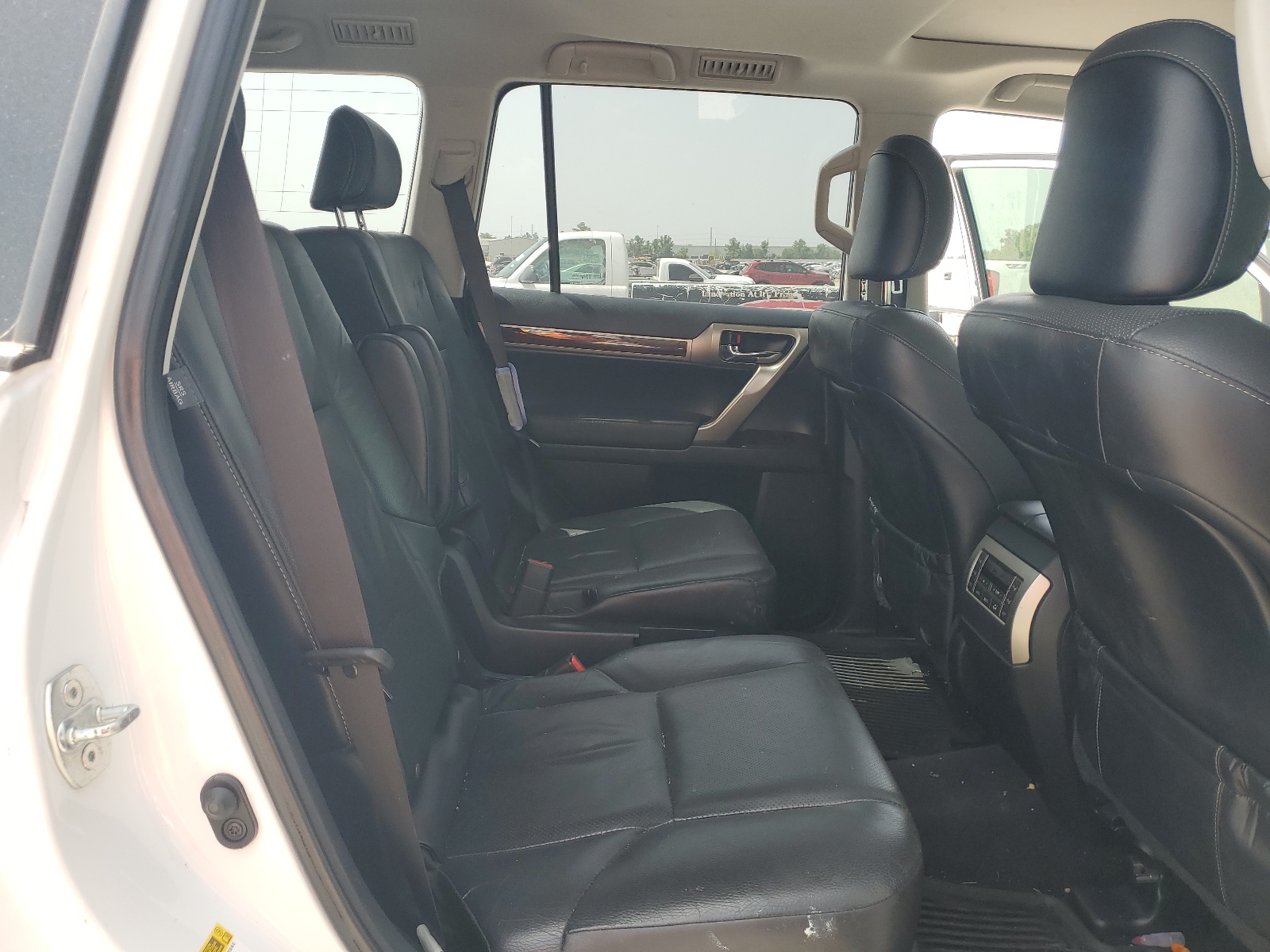 JTJBM7FXXH5165592 2017 Lexus Gx 460